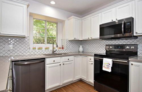 Dreamy Dripping Springs Near Parks, Hiking & More! - Foto 20