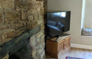 Period Thatched Cottage Towcester - Photo 38