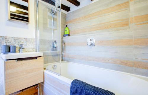 Eglantine - Photo 17