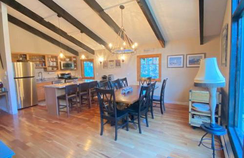 Charming Stratton Ski House Walk to Slopes - Foto 11