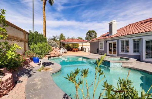 4,300-Sq-Ft Villa in West Vegas with Pool and Games! - Foto 1