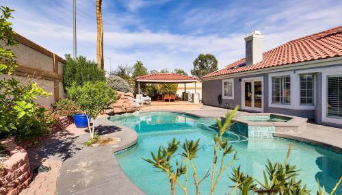 4,300-Sq-Ft Villa in West Vegas with Pool and Games! - Foto 1