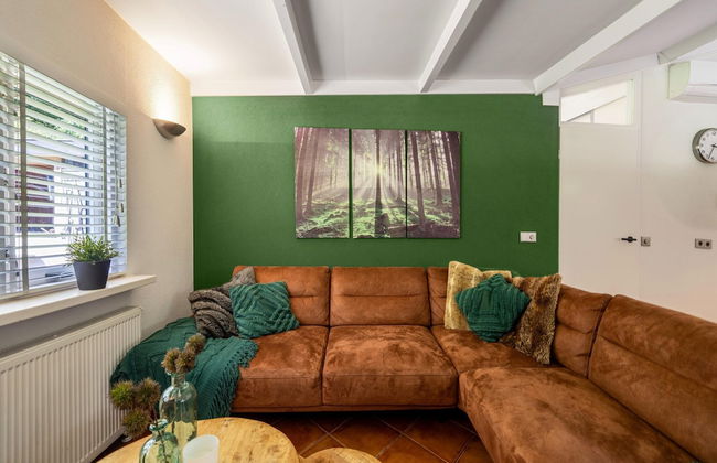 Dog-friendly Stay w/ Spa - Photo 11