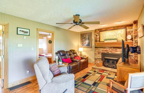 4 Mi to Cumberland River Cabin with Deck and Fire Pit - Foto 7