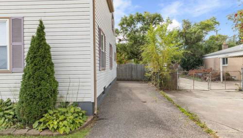 Great Location! 2BR - King Bed - Private Laundry - Foto 2