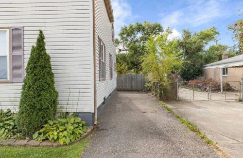 Great Location! 2BR - King Bed - Private Laundry - Foto 2