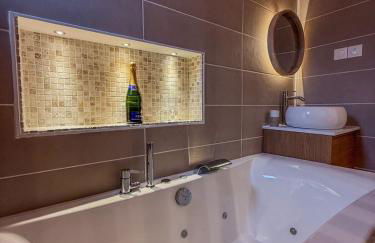 T2 avec bain à remous en plein centre de Chartres - Foto 6