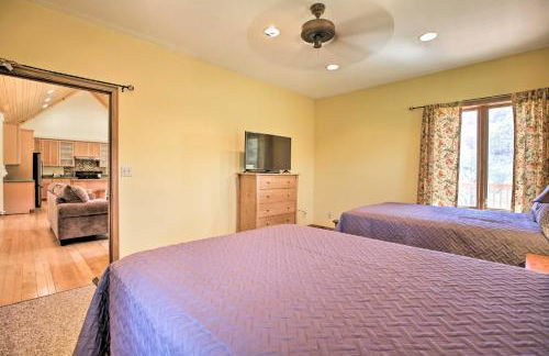 House with Deck, Fire Pit - 15 Mins to Snowshoe! - Foto 17