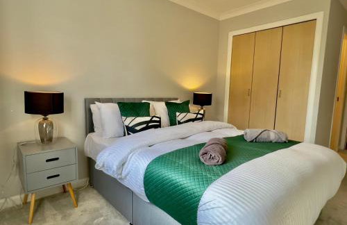 Stylish City Apartment with Free Parking near Town - Foto 20