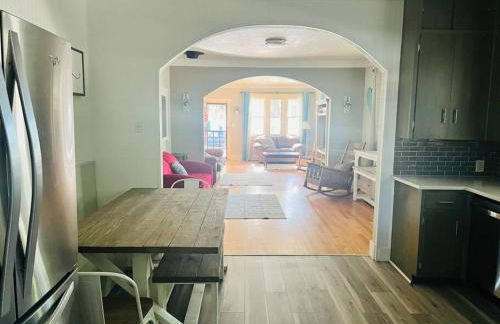 Walk to Dining Breweries and Shops Plus New Hot Tub - Foto 34