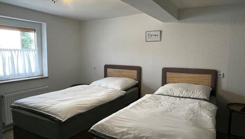 janu-homes - 1 Zimmer Apartment - 2 Betten, Kirchblick vom Kirchplatz - Photo 5