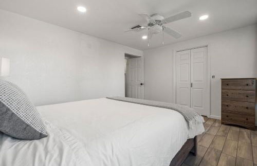 Luxe 4BR 2BTH l Pool & Grill l Central Location l Mountain View l Family Vacation l RV Site - Foto 15