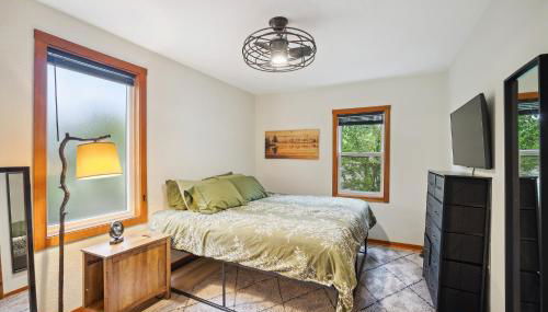 Your Lazy Bear Destination - You're Right In The Thick Of It! Book It Now, Reach Out With Questions! - Foto 4