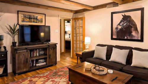 Pet-Friendly Clovis Home Yard, Pergola and Hot Tub - Foto 4