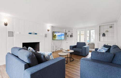 Seaside Serenity Steps to Beach Deck & Porch - Foto 11