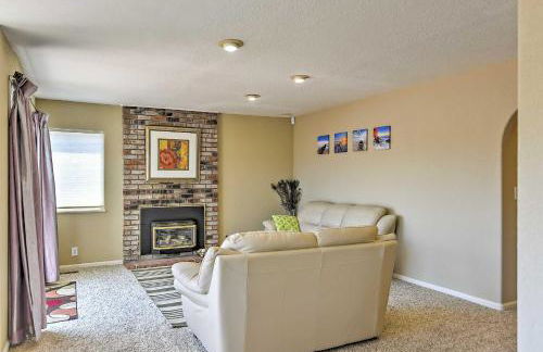 Waterfront Discovery Bay Home Outdoor Bar and Dock - Foto 5