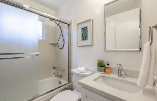 @ Marbella Lane Seaside Retreat, Walk to the Beach - Foto 22