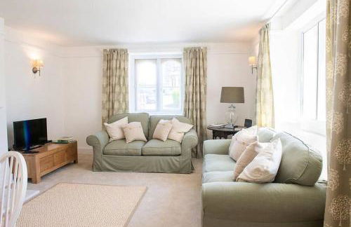 Curzon House - Photo 14