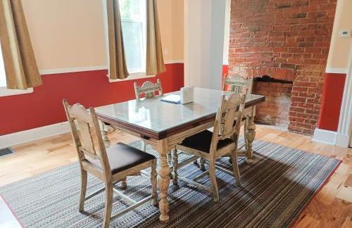 Huge 2 Bedroom House in the Heart of Northside! - Foto 11