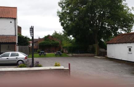 Saracens Head above the pub near Chaple st Leonards - Foto 4