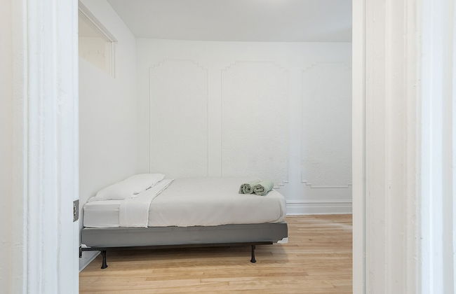 Beautiful Private Bedroom in Mile-End - Foto 7