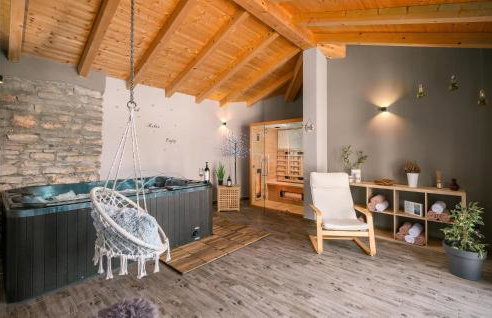 Gorgeous Home In Barban With Sauna - Photo 13