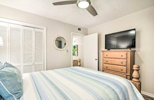 Oceanfront Condo with Furnished Deck and Views! - Foto 14