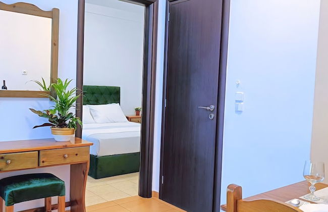 A & A Apartments - Photo 13