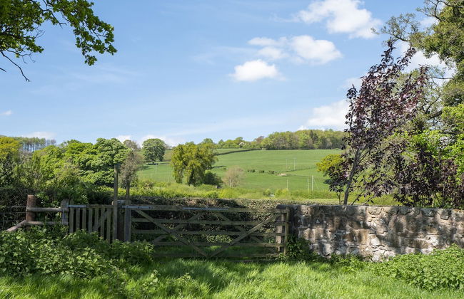Courtyard Cottage - Photo 27