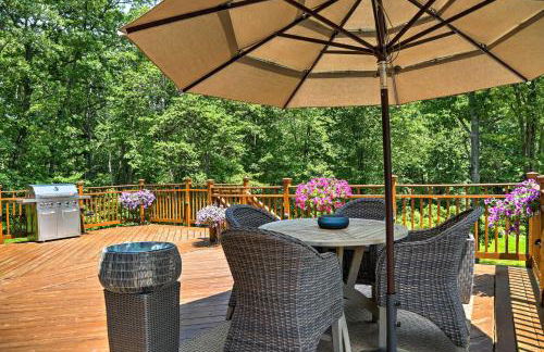 Colonial-Style Warwick Retreat - 1 Hour to NYC! - Foto 1