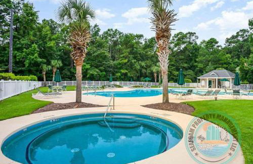 2Br 2Ba Condo on Golf Course - Foto 19