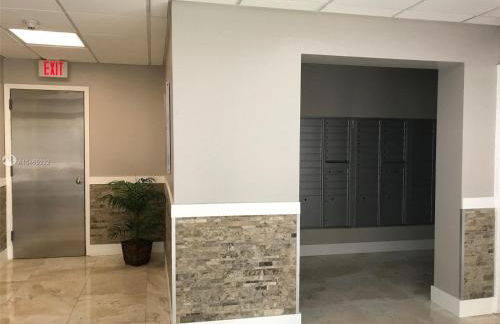 Walk to the Beach at Sunny Isles - Foto 23