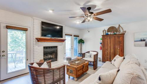 Inviting Home with Golf Course View in Diamondhead! - Foto 4