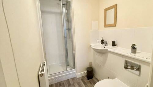 Ashford Retreat - 2 Bedroom 2 Bath great for families, business or contractor stays wt parking - Foto 3