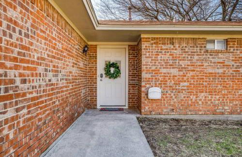 Centrally Located 3BR 2BA - ! - Photo 1