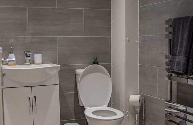 BV Comfy Spacious 3 Bedroom House At Tatton Street Manchester - Foto 19