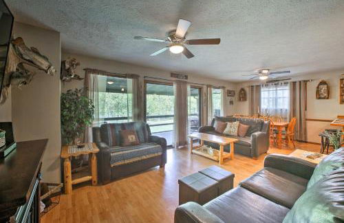 Waterfront Home with Fire Pit on Table Rock Lake - Foto 5