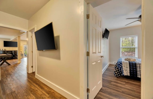 Bear Creek Bliss by Avantstay Sleeps 16 Game Room Deck Fire Pit - Photo 36