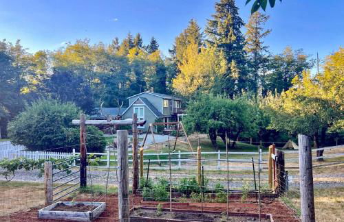 100-Year-Old Farmhouse with Hot Tub on 5 Acres! - Foto 31