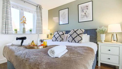 4 bed house in Milton Keynes - freeparking - wifi - Foto 3