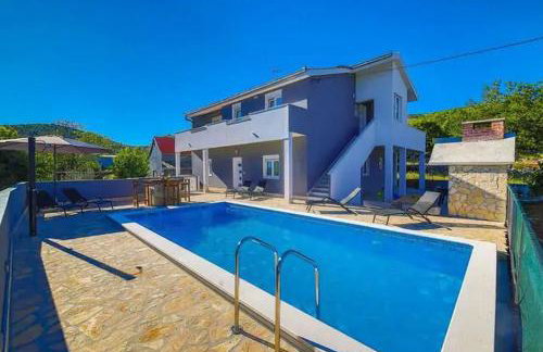 Idyllic Holiday Home With Private Pool, Sun Deck, and Organic Garden - Foto 3