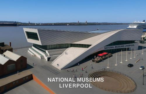 Central Apt - Sleeps 6- Steps to Bars & Restaurant - Foto 43