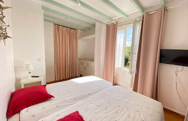 Charming Holiday Home With Garden in the Cotentin - Foto 2