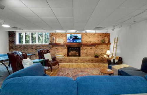 Cozy Retreat near Paris Mtn State Park Sleeps 12 - Foto 61