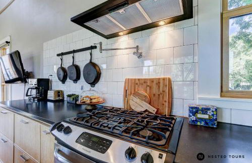 The Shotgun House from Fixer Upper - 800 5-Stars - Steps to Silos, BU, & Downtown - Foto 13