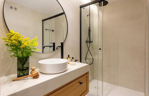 Donoso Cortes & Free parking by ELE Apartments - Photo 40