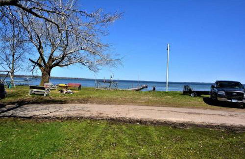 Remodeled, Grill, Outside Seating, Dock, Swimming - Photo 19