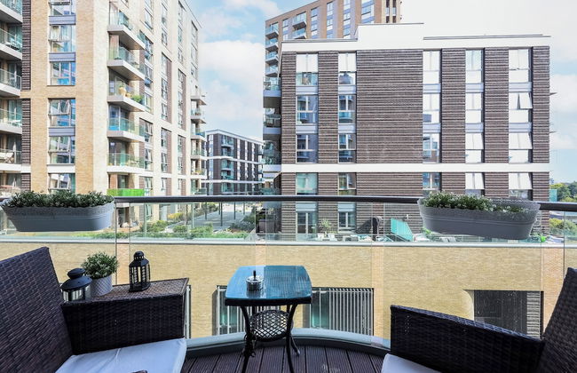 Modern Apartment w/ Balcony by MSS - Photo 10