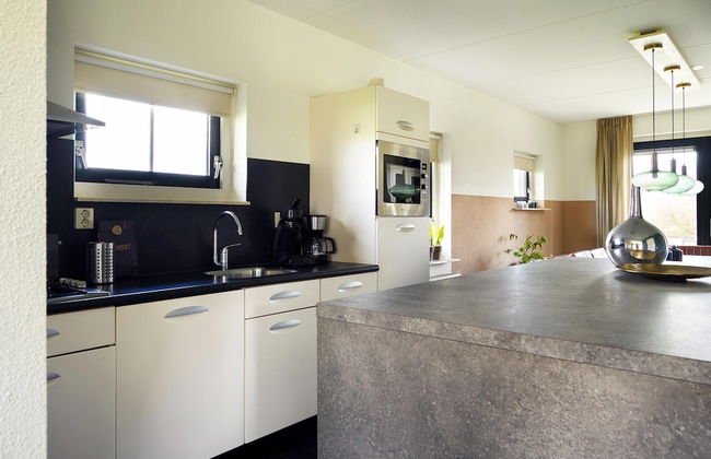 House With Sauna, Outdoor spa and Pedal Boat in Vlagtwedde - Photo 64