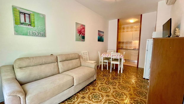 Relax and Enjoy a Garden and Pool - Foto 5, Sala de estar